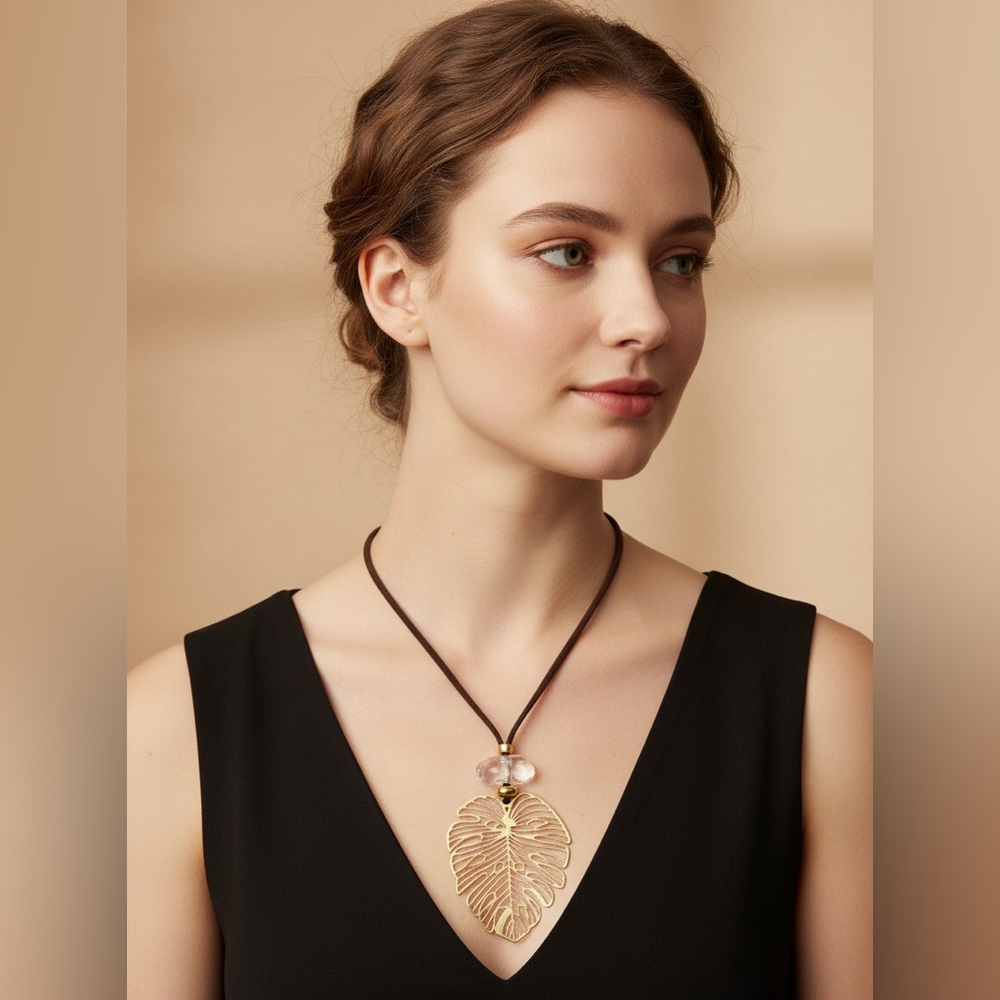 Elegant Gold Leaf Pendant Necklace